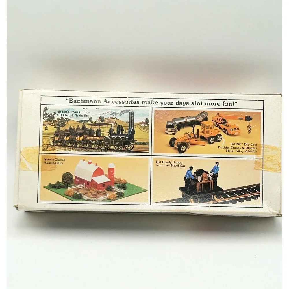 Bachmann HO Scale Red Yellow Union Pacific Freight Train Caboose‎ UP 25743